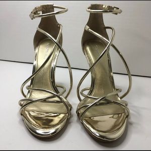 Women’s Gianni Bini 3 inches heels Shoes color Gold 70’s Inspired sz 7